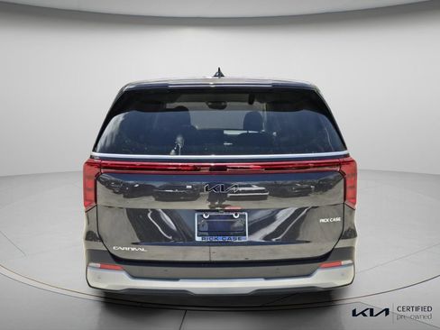 Certified 2026 Kia Carnival FWD image 9
