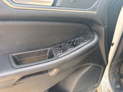 Used 2022 Ford Edge SEL w/ Convenience Package image 11