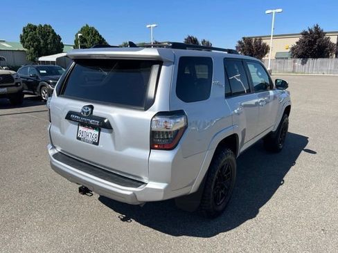 Used 2022 Toyota 4Runner TRD Off-Road Premium w/ Moonroof Package AWD/4WD image 4