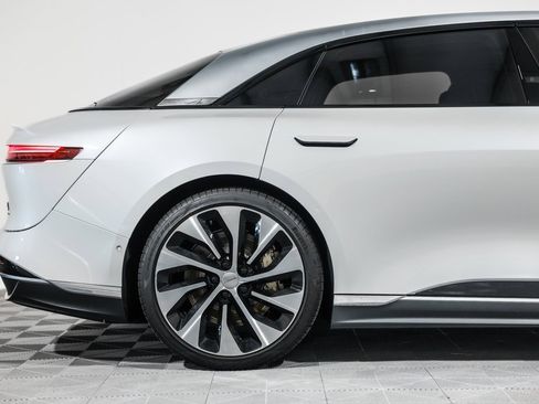 Used 2022 Lucid Air Grand Touring image 2