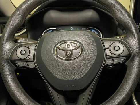 Used 2024 Toyota RAV4 XLE image 16