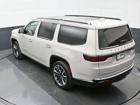 Used 2022 Jeep Wagoneer Series III w/ Premium Group I image 34