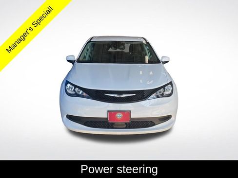 Used 2023 Chrysler Voyager LX FWD image 14