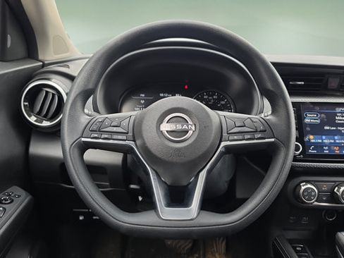 Used 2024 Nissan Kicks SV FWD image 10