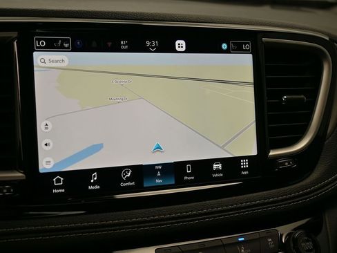 New 2027 Chrysler Pacifica Select FWD image 24