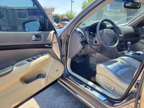 Used 2011 INFINITI G37 x Sedan w/ Premium Pkg image 9
