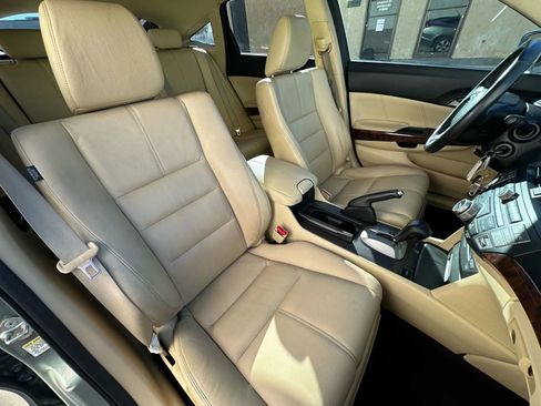 Used 2010 Honda Crosstour EX-L image 19