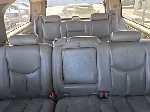Used 2006 GMC Yukon XL SLT w/ SLT Preferred Equipment Group AWD/4WD image 18
