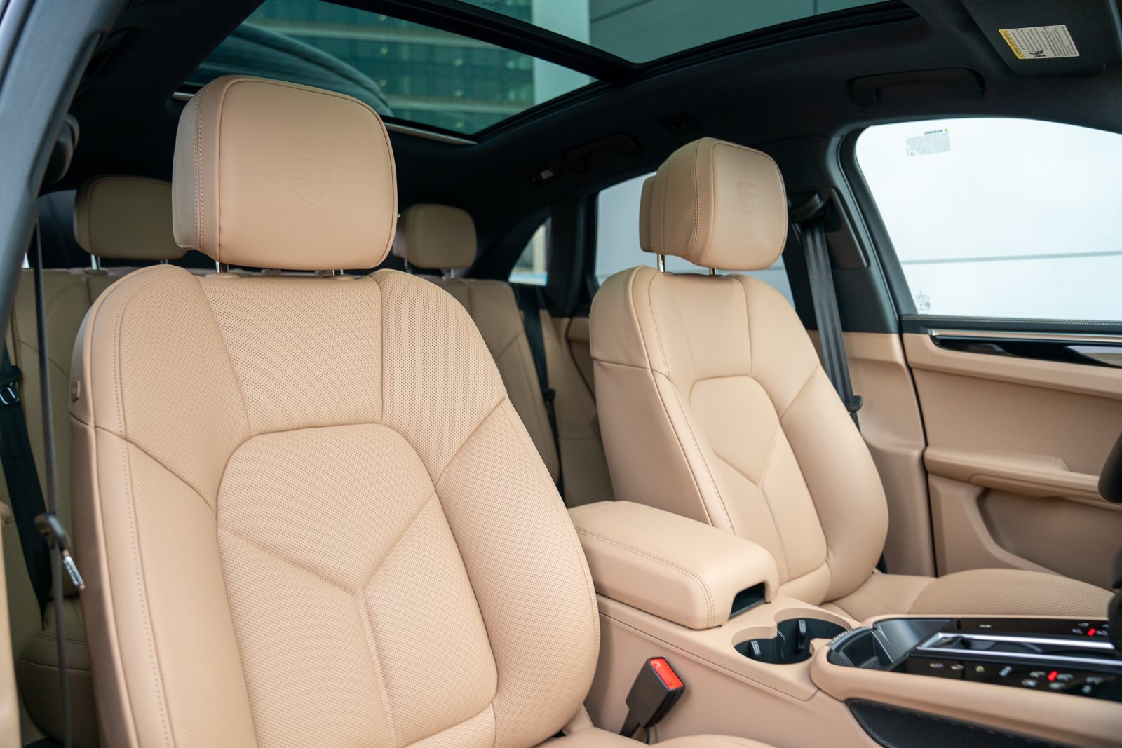 Certified 2026 Porsche Macan AWD/4WD image 27