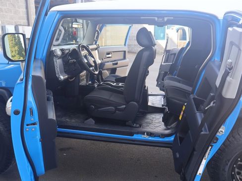 Used 2007 Toyota FJ Cruiser 4WD image 32