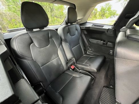 Used 2018 Volvo XC90 T6 Momentum w/ Convenience Package AWD/4WD image 28