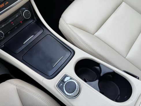 Used 2014 Mercedes-Benz CLA 250 image 33