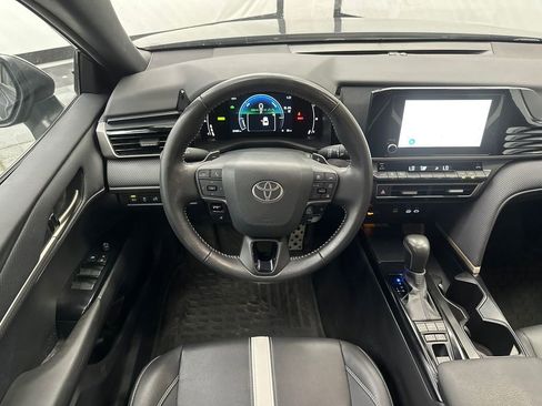 Used 2025 Toyota Camry SE w/ Convenience Package FWD image 22