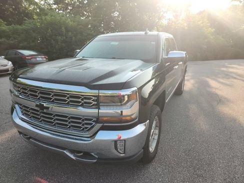 Used 2017 Chevrolet Silverado 1500 LT w/ All Star Edition AWD/4WD image 3
