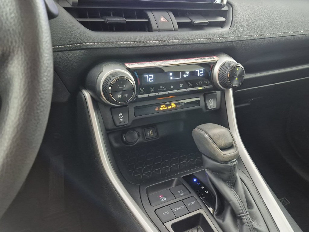 Used 2024 Toyota RAV4 XLE w/ Convenience Package FWD image 20
