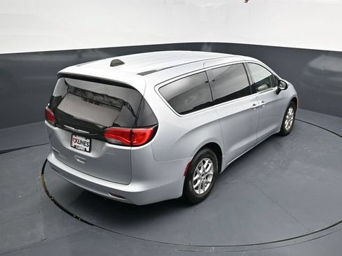Used 2023 Chrysler Voyager LX FWD image 39