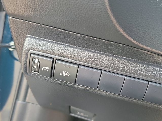 Used 2021 Toyota Corolla XSE FWD image 9