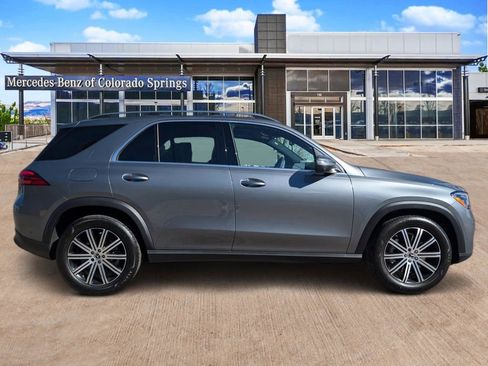 Used 2025 Mercedes-Benz GLE 450e 4MATIC image 4