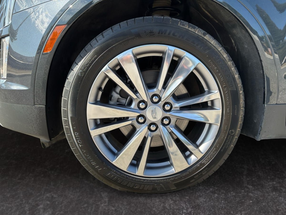 Used 2023 Cadillac XT5 Premium Luxury w/ LPO, Floor Liner Package AWD/4WD image 9