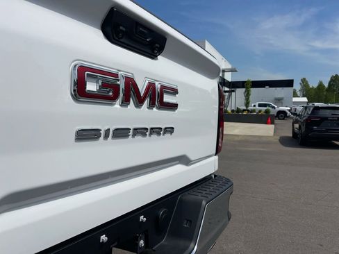 Used 2024 GMC Sierra 2500 Pro w/ Convenience Package image 27