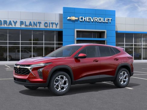 New 2026 Chevrolet Trax LS w/ LS Convenience Package FWD image 2