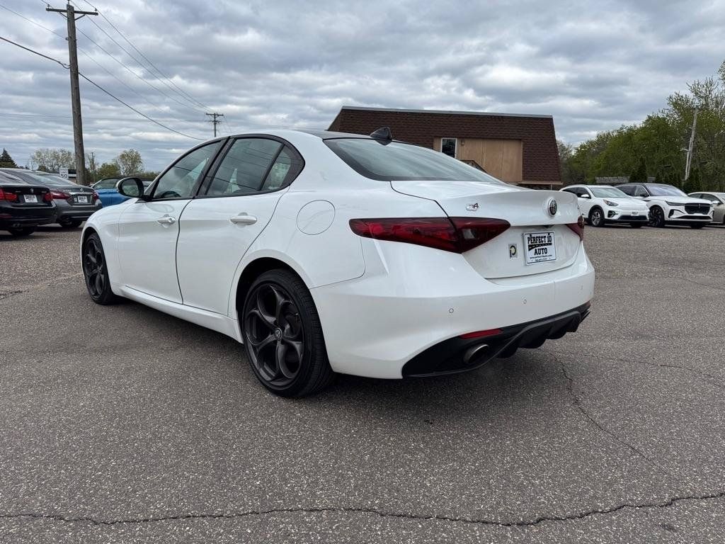 Used 2018 Alfa Romeo Giulia Ti Sport w/ Quick Order Package 22S Sport AWD/4WD image 7