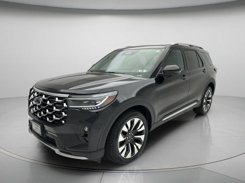 Used 2025 Ford Explorer Platinum w/ LUX Leather Package AWD/4WD image 3