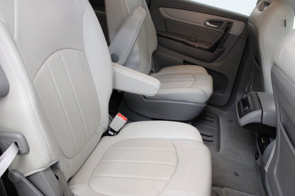 Used 2017 Chevrolet Traverse Premier FWD image 19