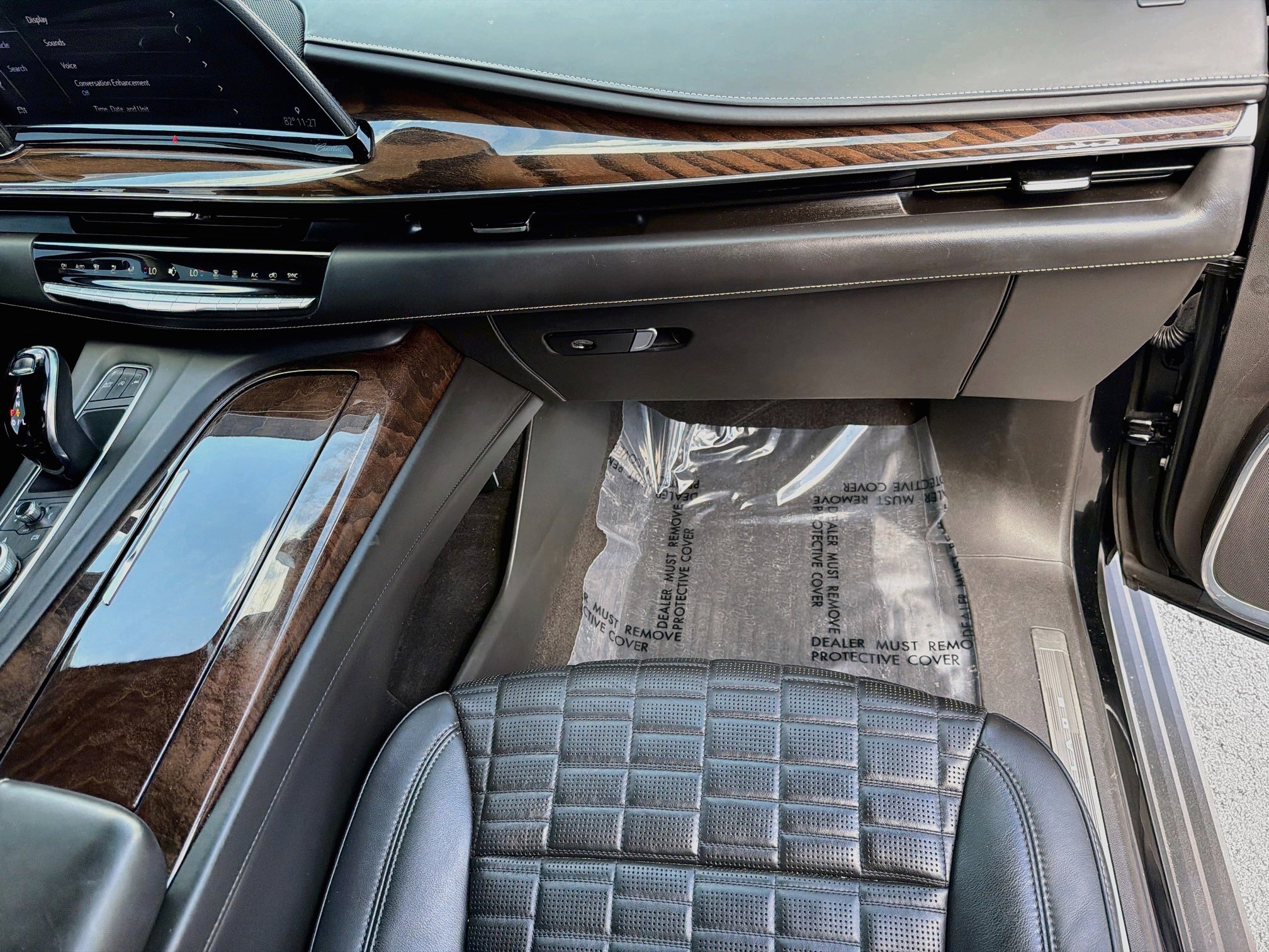 Used 2022 Cadillac Escalade Premium Luxury Platinum AWD/4WD image 19