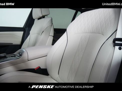 New 2026 BMW X7 M60i image 11