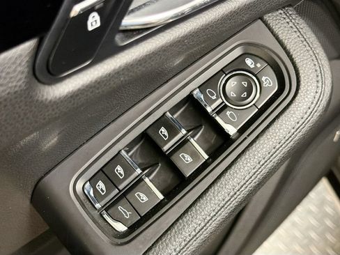 Certified 2020 Porsche Macan AWD/4WD image 19
