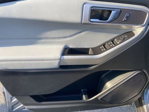 Used 2021 Ford Explorer XLT w/ Equipment Group 202A image 27