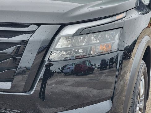 New 2025 Nissan Pathfinder SV w/ Black Appearance Package image 5