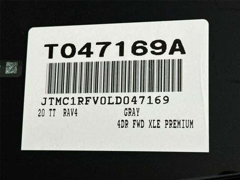 Used 2020 Toyota RAV4 XLE Premium FWD image 45