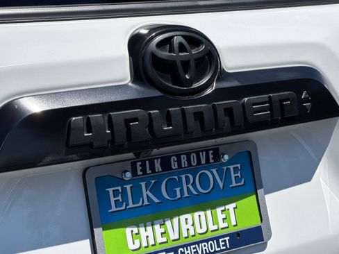 Used 2023 Toyota 4Runner TRD Off-Road Premium w/ Moonroof Package AWD/4WD image 33