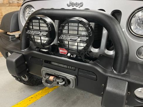 Used 2014 Jeep Wrangler Unlimited Rubicon w/ Connectivity Group AWD/4WD image 16