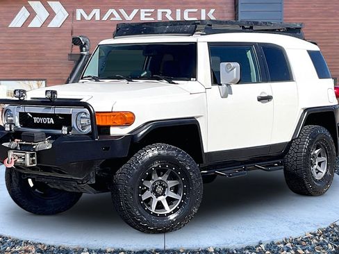 Used 2010 Toyota FJ Cruiser 4WD image 3