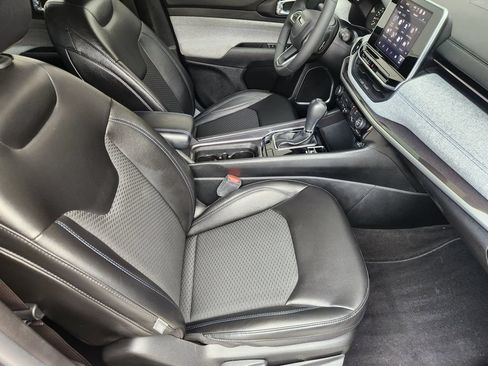Used 2022 Jeep Compass Latitude FWD image 14