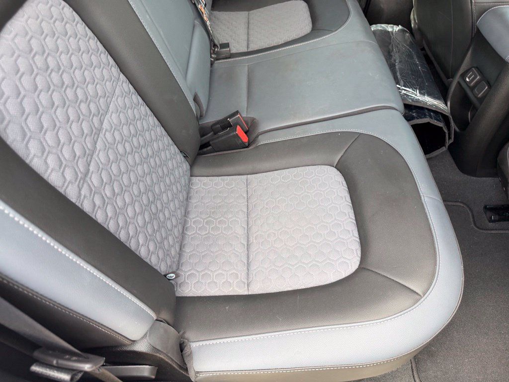 Used 2021 Chevrolet Colorado Z71 w/ Safety Package RWD image 19