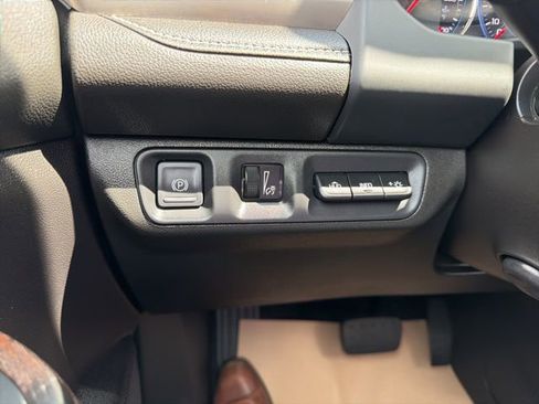 Used 2023 GMC Acadia Denali w/ Denali Ultimate Package image 32