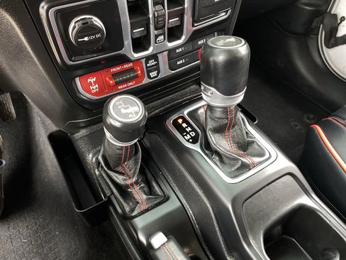 Used 2021 Jeep Wrangler Unlimited Rubicon AWD/4WD image 25
