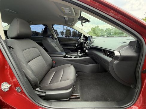 Used 2021 Nissan Altima 2.5 SV FWD image 9
