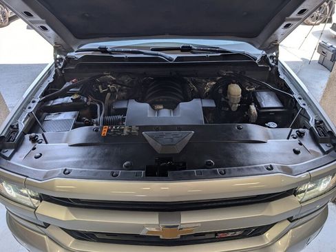 Used 2018 Chevrolet Silverado 1500 LT w/ All Star Edition image 18