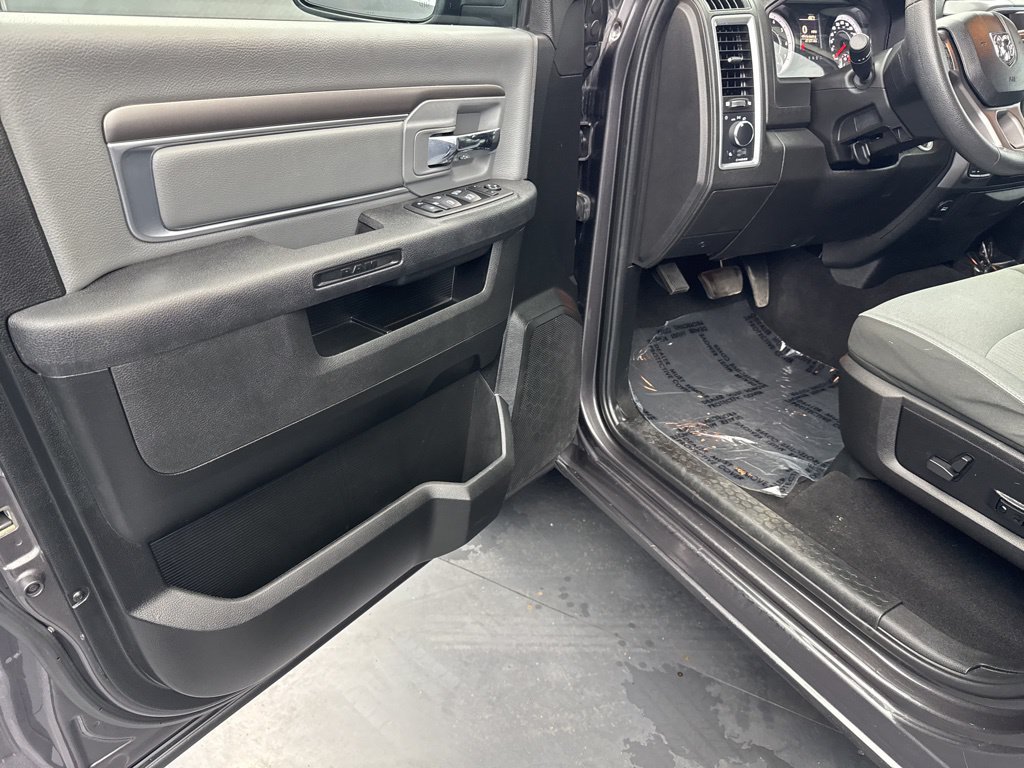 Used 2023 RAM 1500 Classic SLT w/ Protection Group AWD/4WD image 30