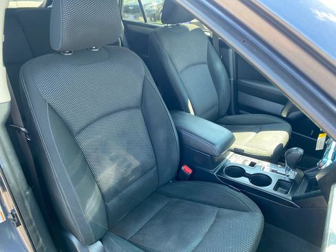 Used 2017 Subaru Outback 2.5i Premium AWD/4WD image 16