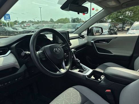 Used 2020 Toyota RAV4 XLE w/ Convenience Package AWD/4WD image 16