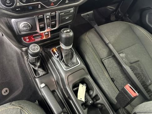 Used 2024 Jeep Wrangler Unlimited image 20