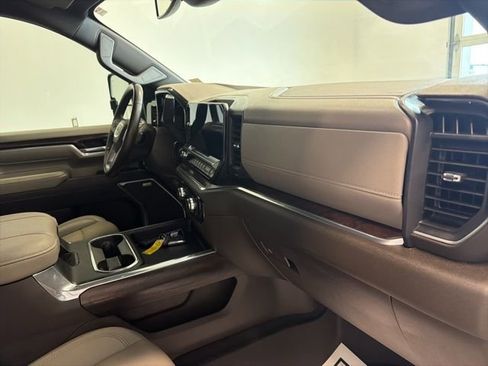 Used 2024 GMC Sierra 3500 SLT w/ SLT Premium Package image 38