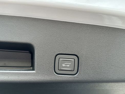 New 2026 GMC Acadia Denali w/ Super Cruise Package FWD image 35