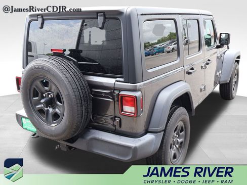 Used 2018 Jeep Wrangler Unlimited Sport AWD/4WD image 5